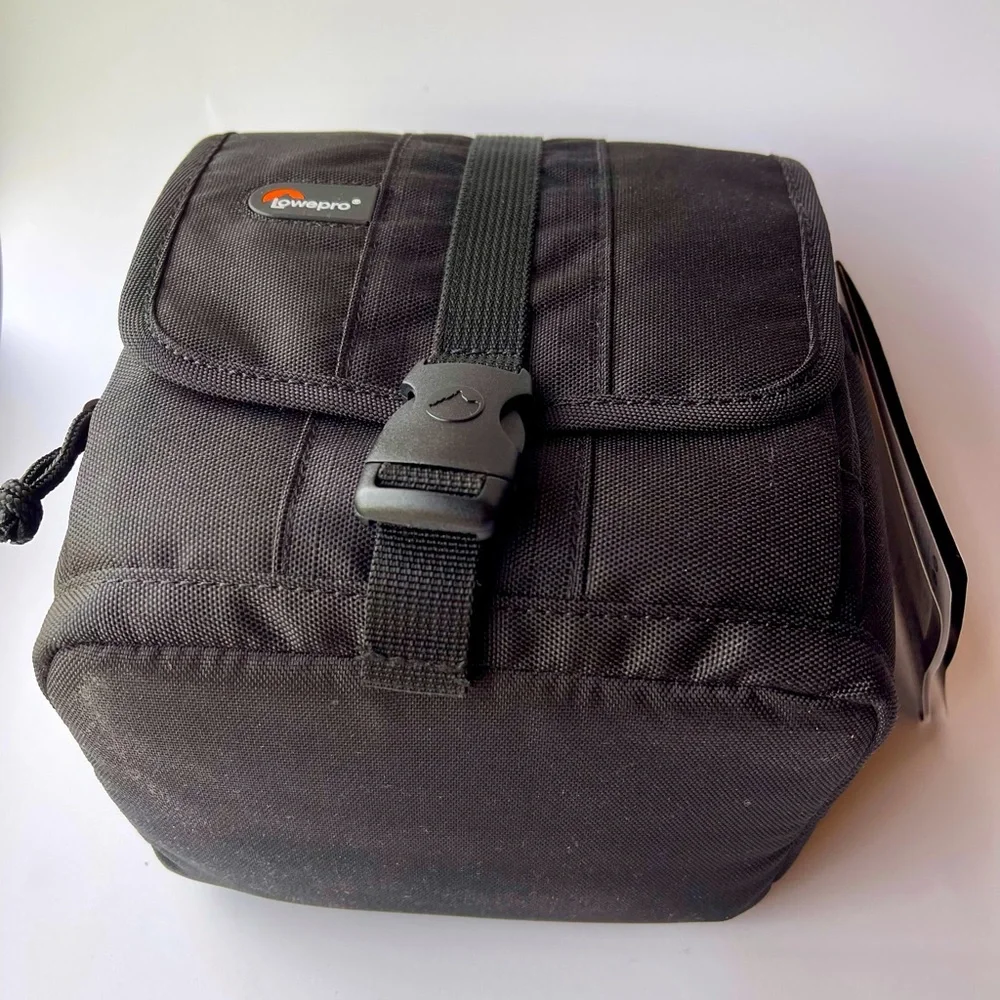 NWT- Lowepro Adventure 140 Camera Bag